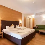 Enzian Paznaun Hotel 3*