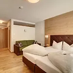 Hotel Enzian Paznaun 3*