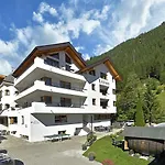 Enzian Paznaun Hotel 3*