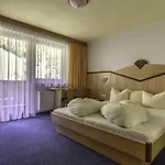 Hotel Enzian Paznaun See