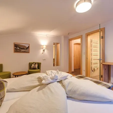 Enzian Paznaun Hotel