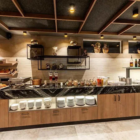 Hotel Enzian Paznaun See