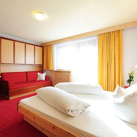 Hotel Enzian Paznaun 3*