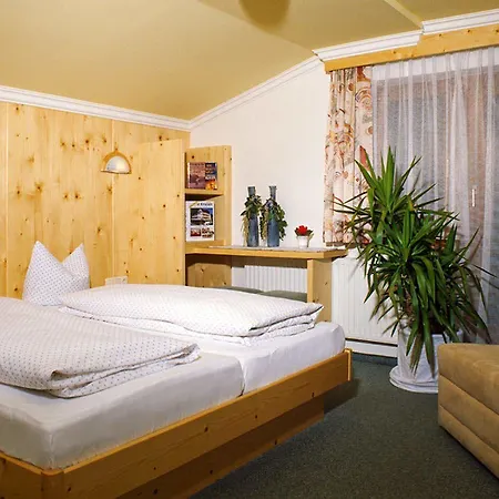 Hotel Enzian Paznaun See