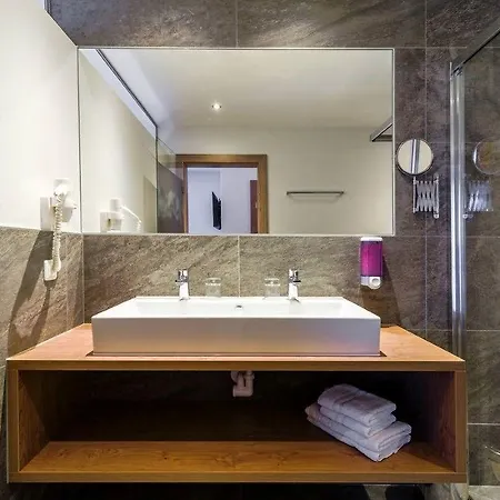 Enzian Paznaun Hotel