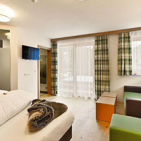 Hotel Enzian Paznaun See