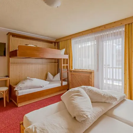 Hotel Enzian Paznaun 3*