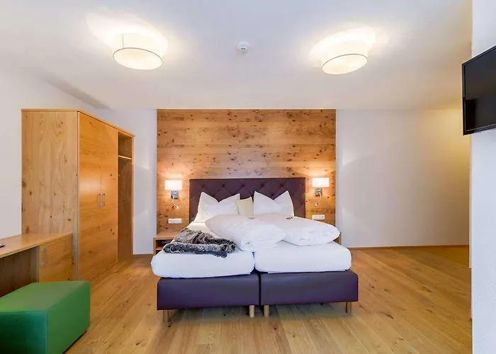 Hotel Enzian Paznaun See